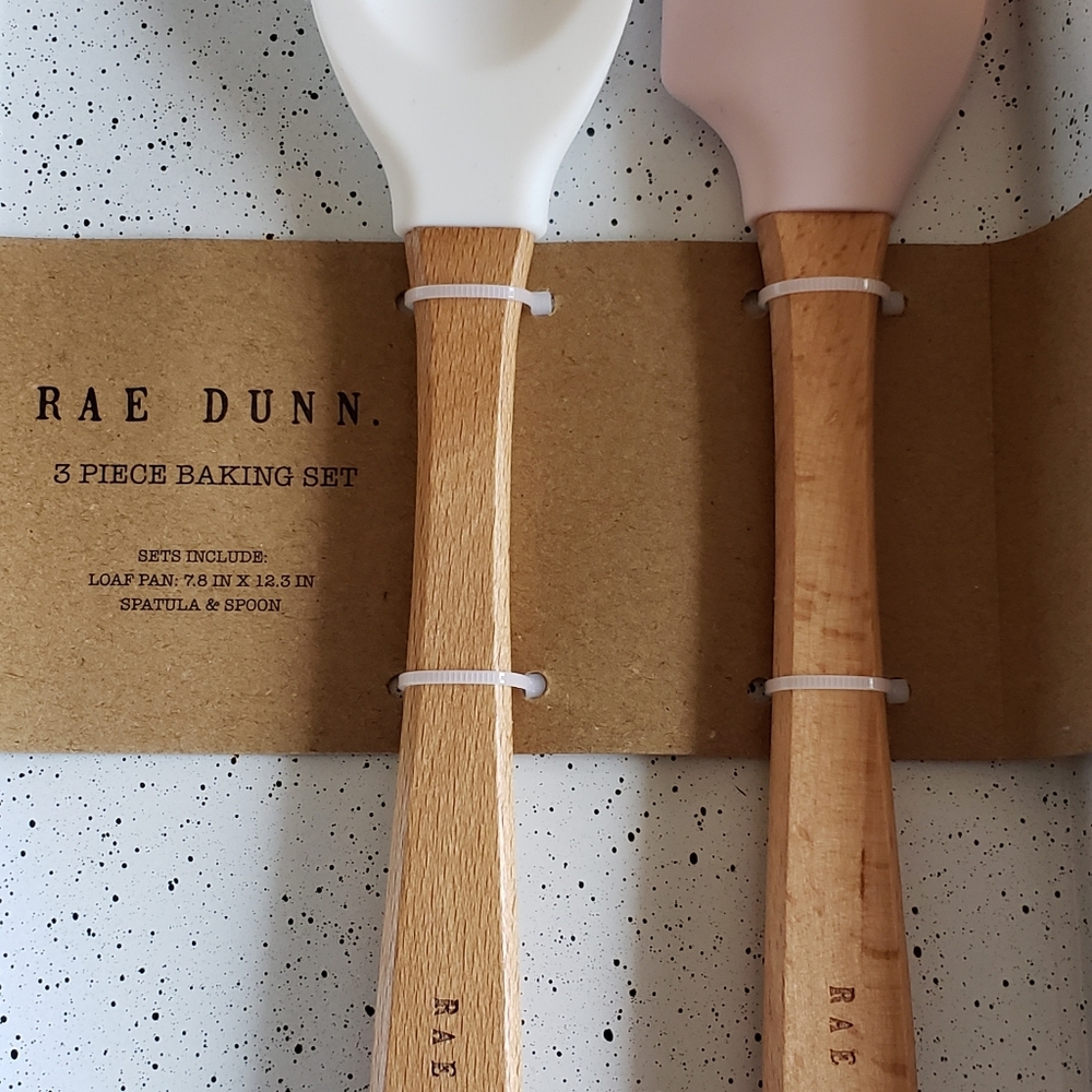 Rae Dunn easter baking pan set - Picture 2 of 6